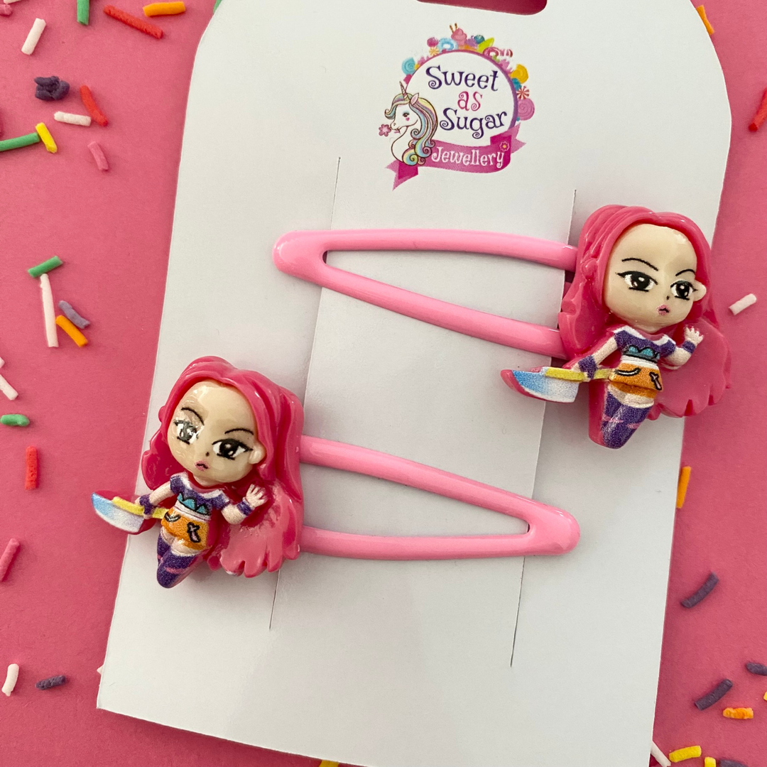 Pink hair clips with K-Pop Zoey charm character design.